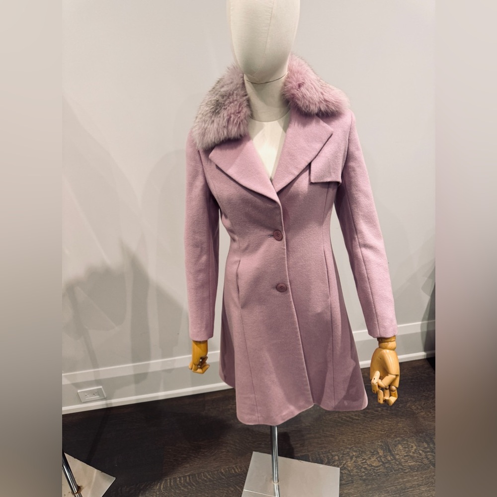 Pre-Owned women Coat with detachable Fur Collar